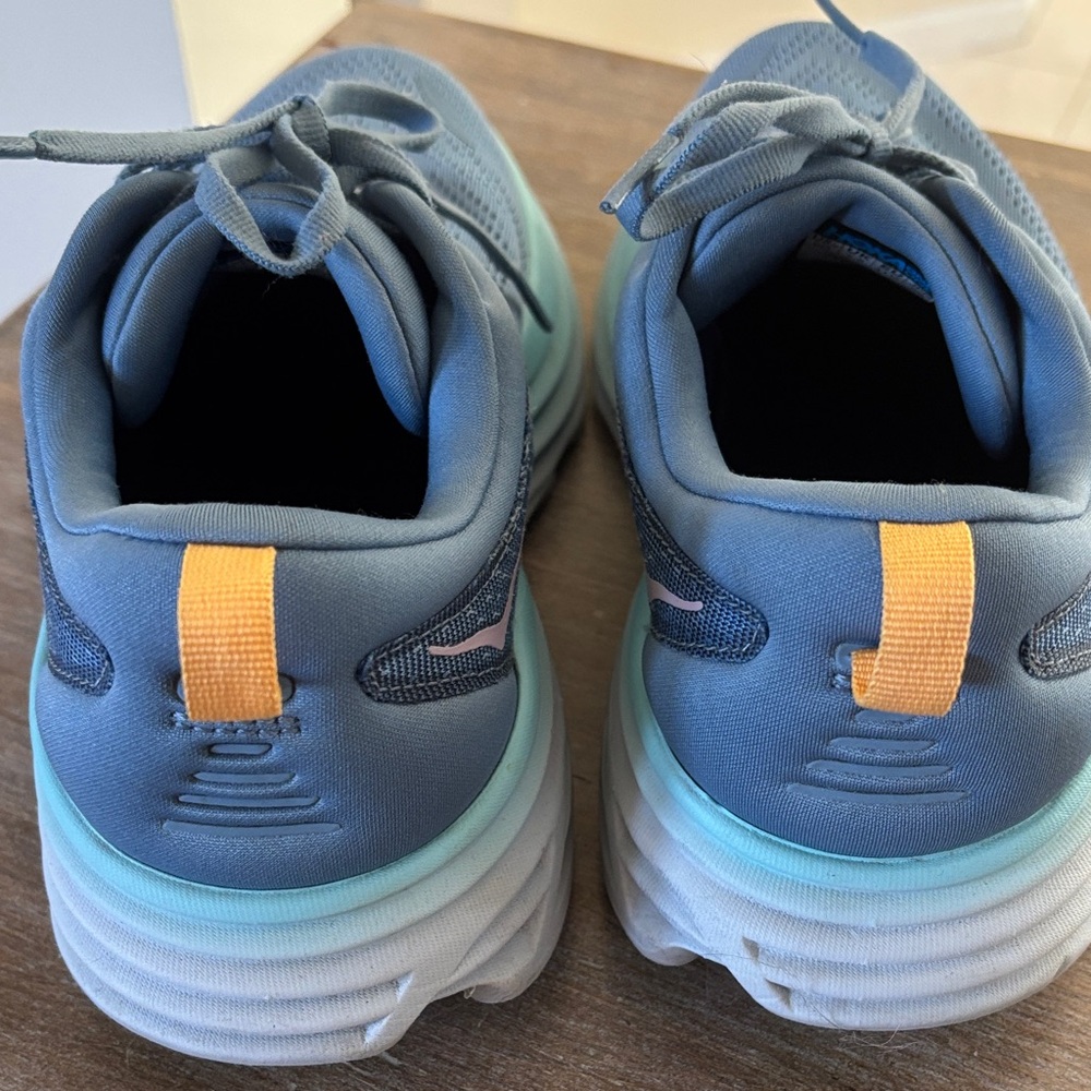 Hoka Women's Bondi 8 Athletic Shoes in size 9D - Picture 4 of 14